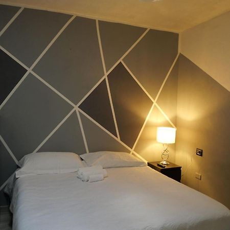 Easy Home - Piazza Del Popolo อัสโกลีปิเชโน ภายนอก รูปภาพ